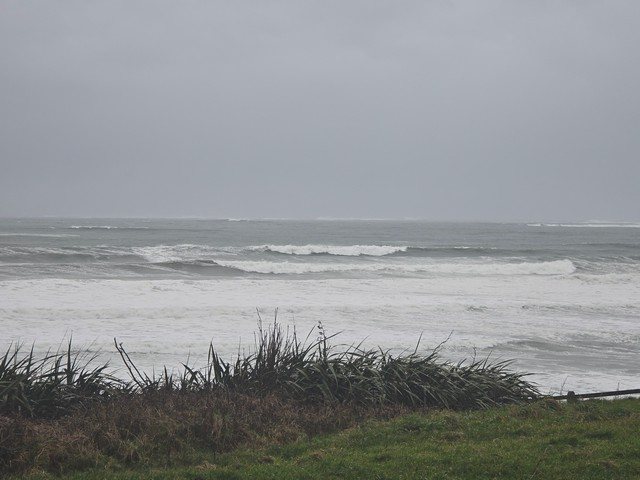 Massive swell as seen from the top car park